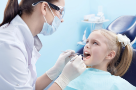 kind bij tandarts